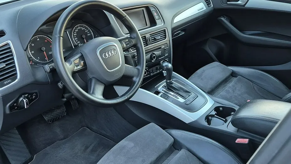 AUDI Q5 -