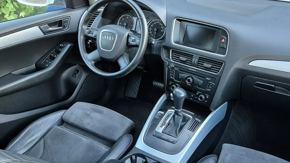 AUDI Q5 -