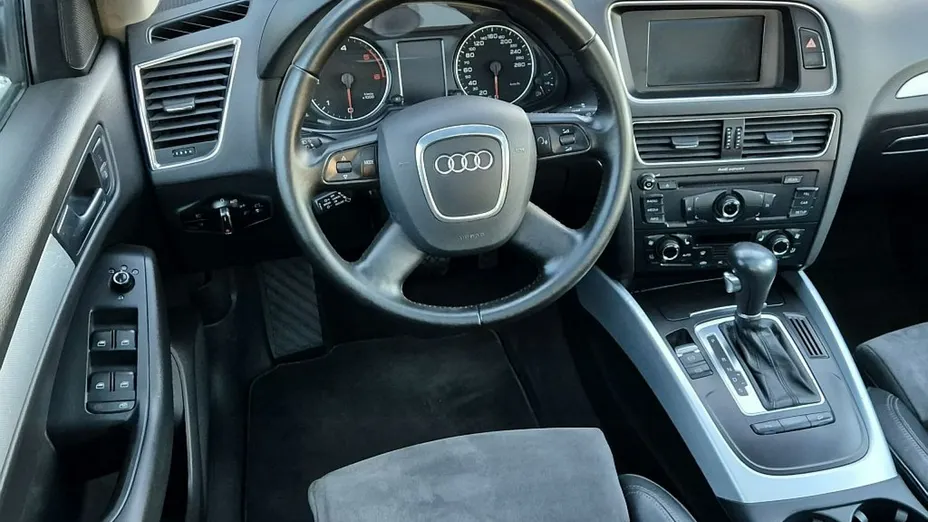 AUDI Q5 -