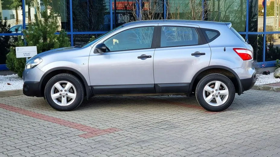 NISSAN Qashqai -