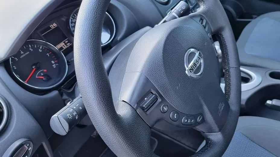 NISSAN Qashqai -