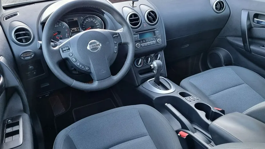 NISSAN Qashqai -