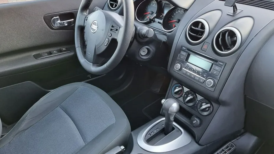 NISSAN Qashqai -