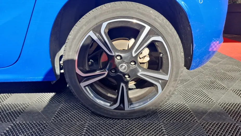 OPEL Corsa -