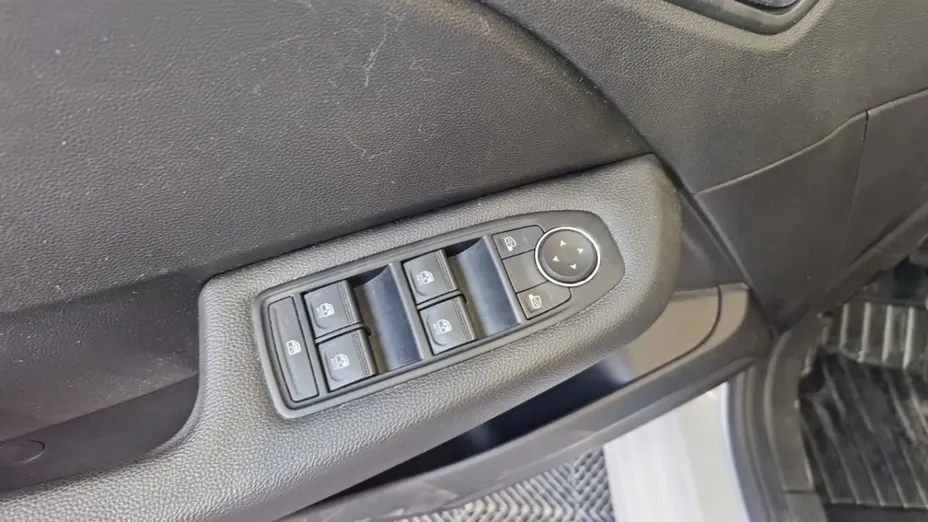 RENAULT Clio -