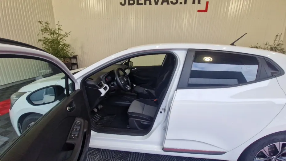 RENAULT Clio -