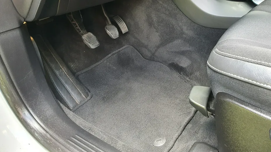 VOLVO V40 -
