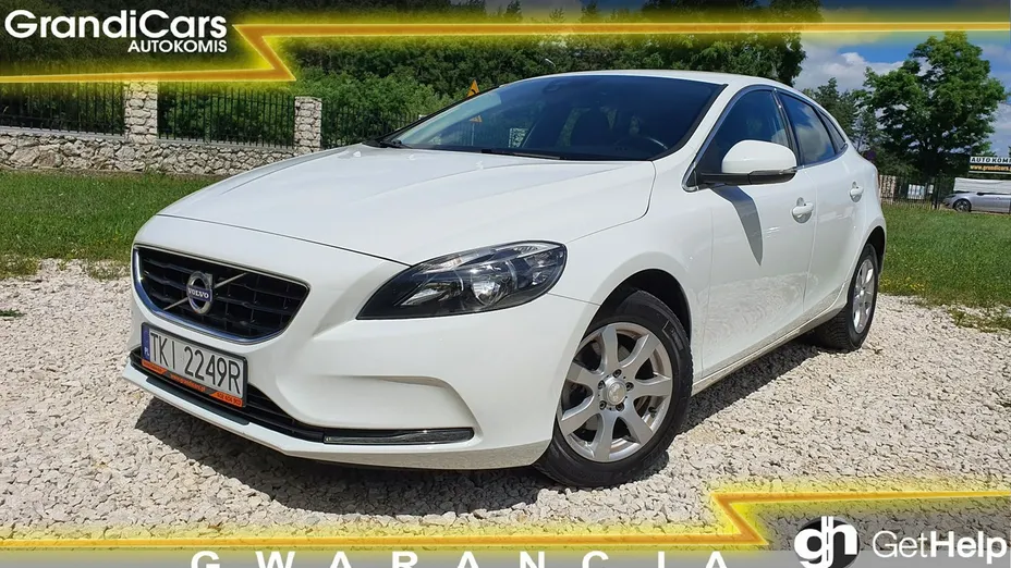 VOLVO V40 -