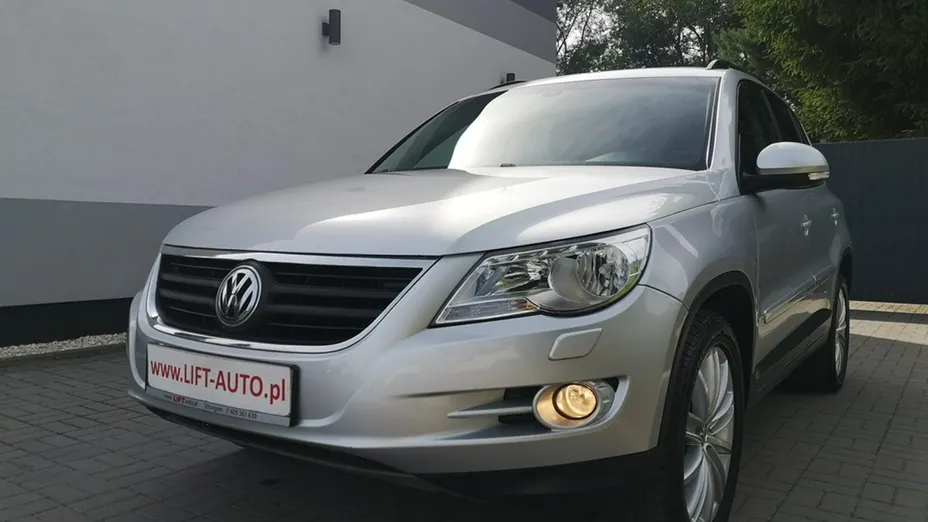 VOLKSWAGEN Tiguan -