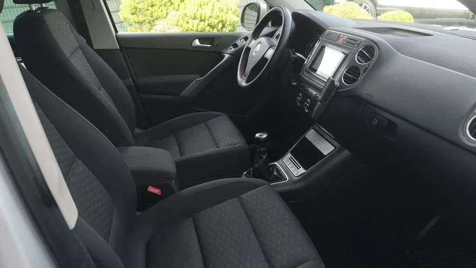 VOLKSWAGEN Tiguan -