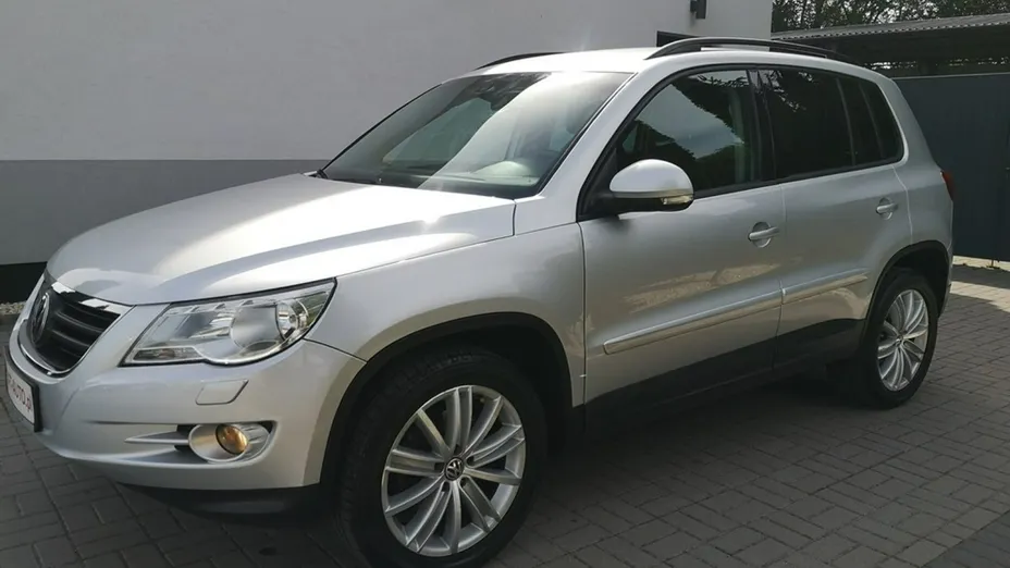 VOLKSWAGEN Tiguan -