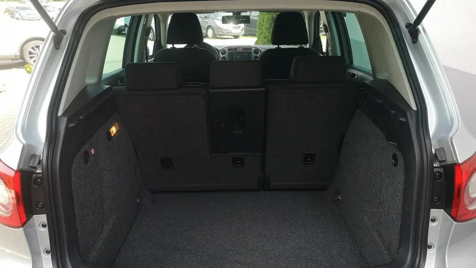 VOLKSWAGEN Tiguan -