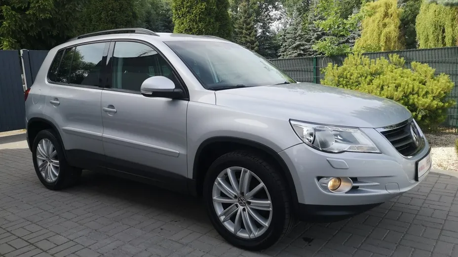 VOLKSWAGEN Tiguan -