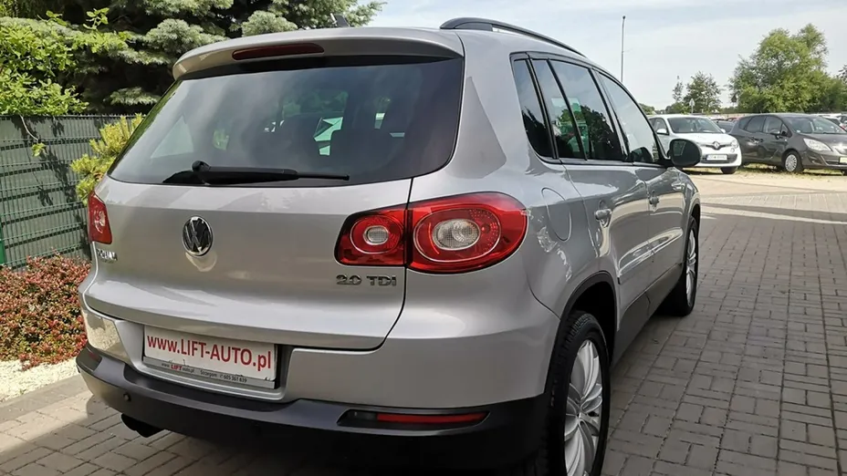 VOLKSWAGEN Tiguan -