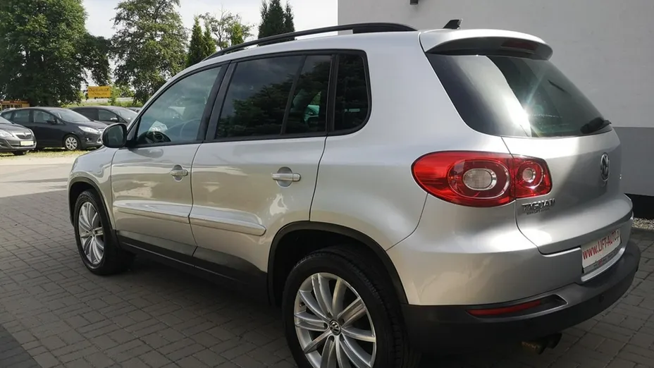 VOLKSWAGEN Tiguan -