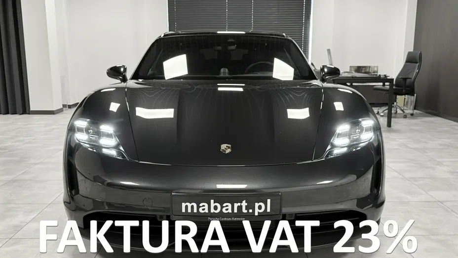 PORSCHE Taycan -