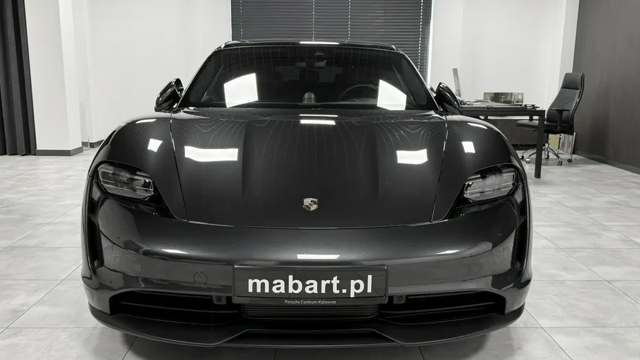 PORSCHE Taycan -