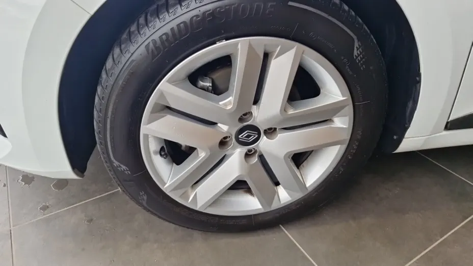 RENAULT Clio -