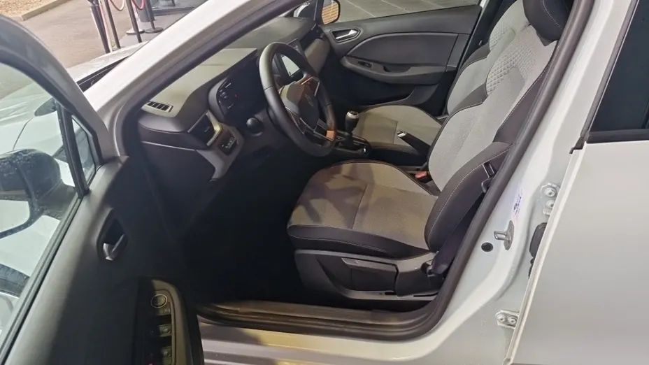 RENAULT Clio -