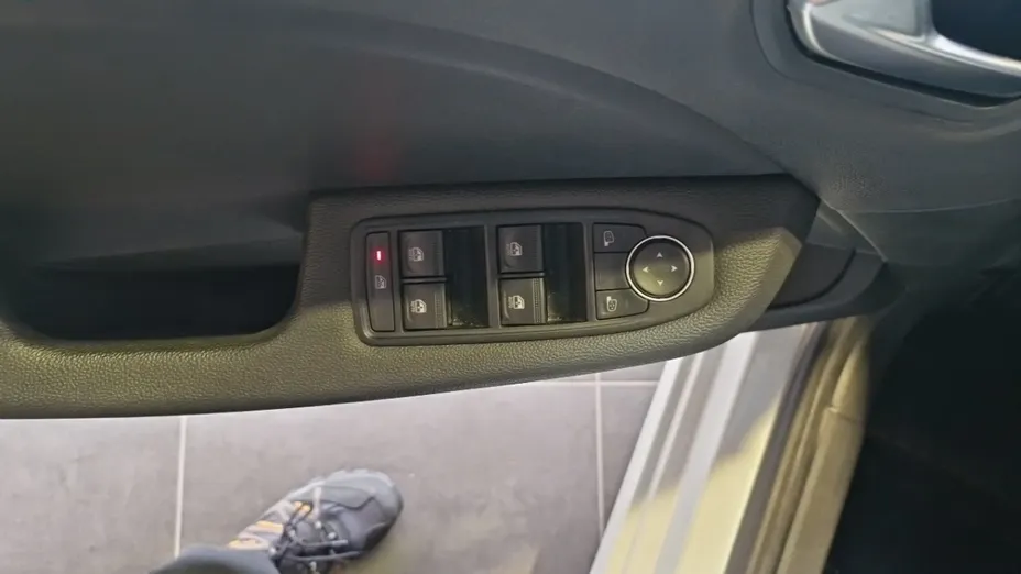 RENAULT Clio -