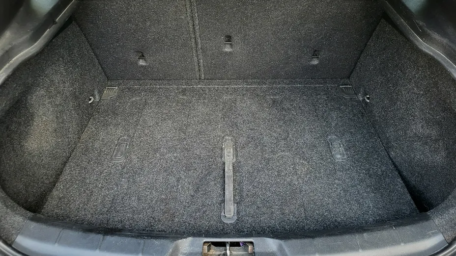 VOLVO V40 -