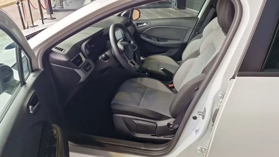 RENAULT Clio -