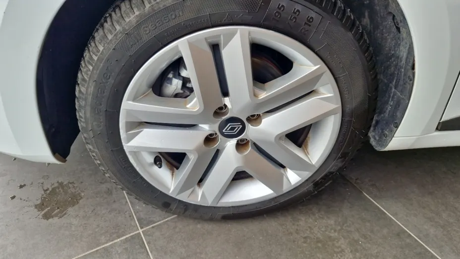 RENAULT Clio -