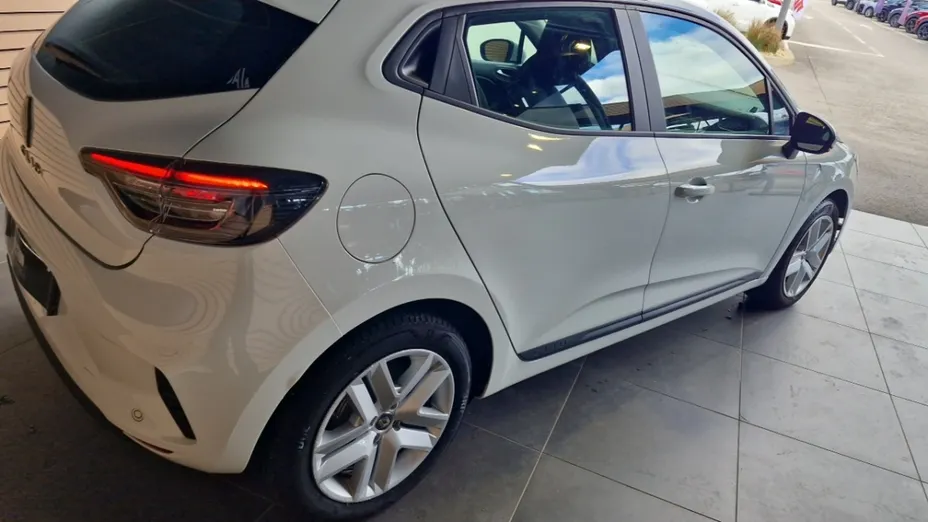 RENAULT Clio -
