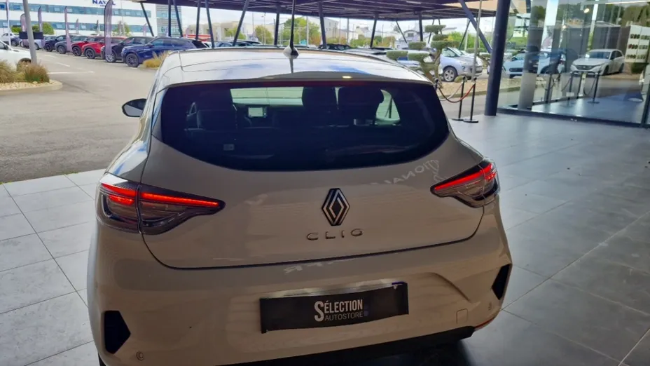 RENAULT Clio -