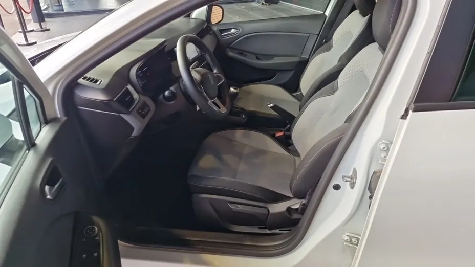 RENAULT Clio -