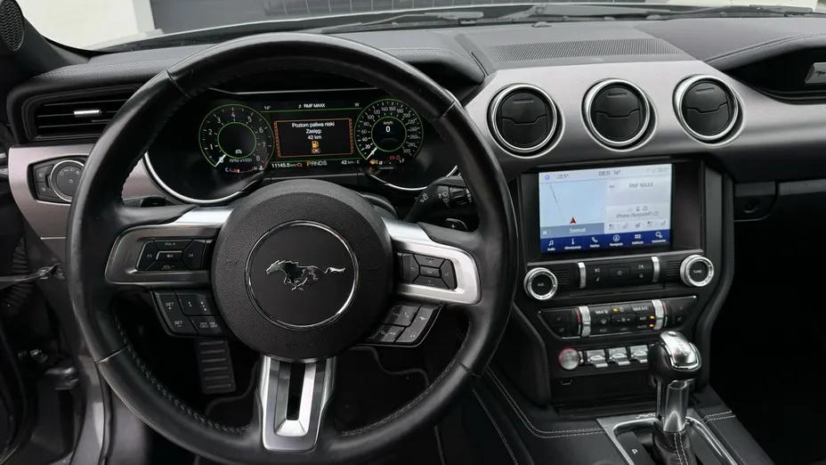 FORD Mustang -