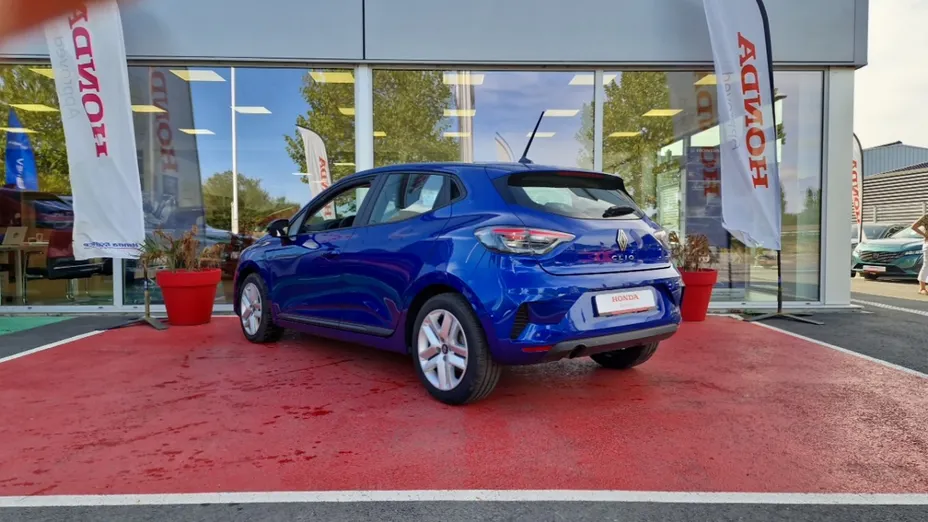 RENAULT Clio -