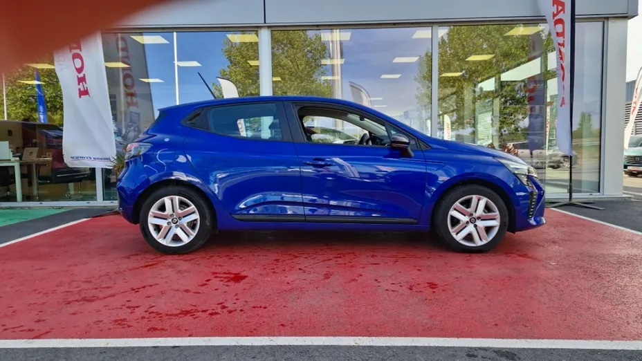 RENAULT Clio -