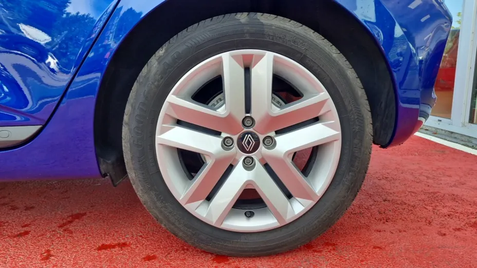 RENAULT Clio -