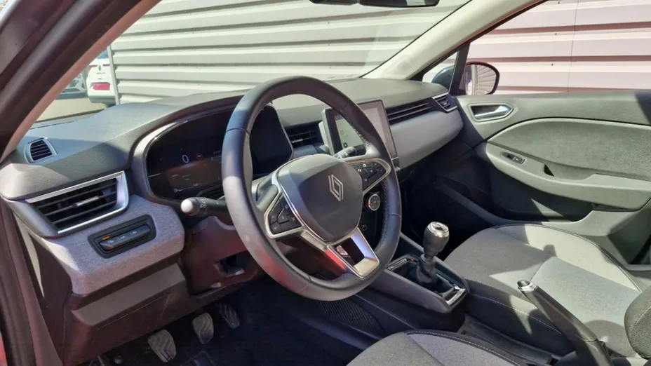 RENAULT Clio -