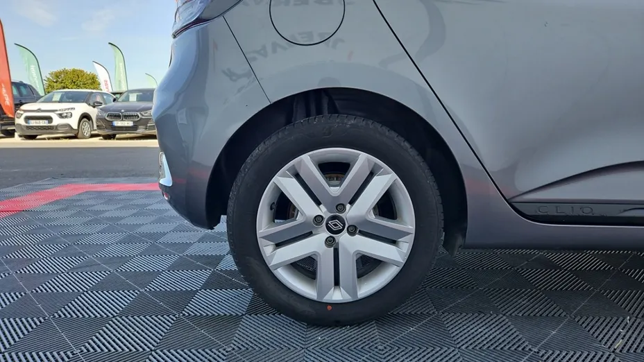 RENAULT Clio -