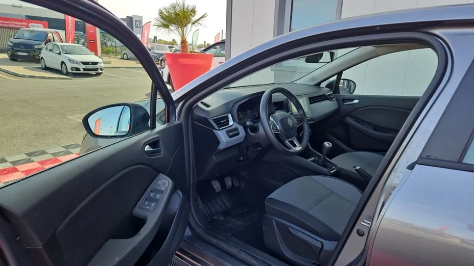 RENAULT Clio -