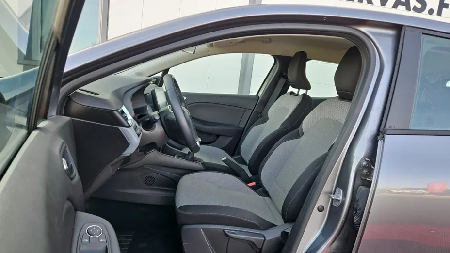 RENAULT Clio -