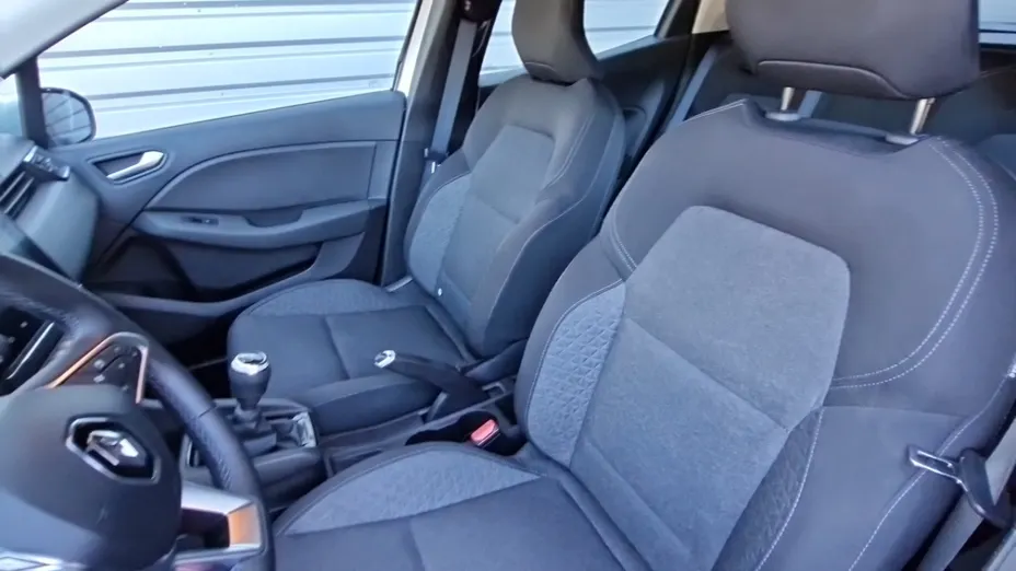 RENAULT Clio -