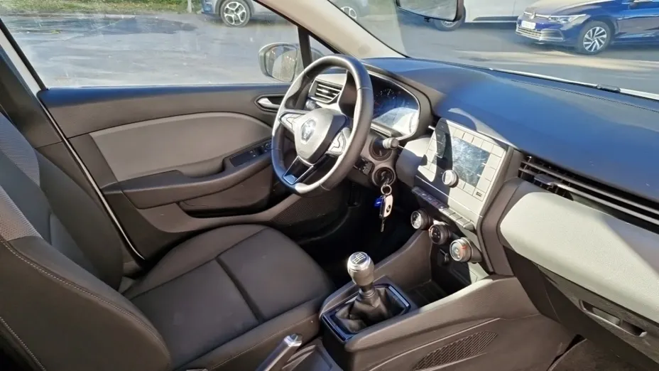 RENAULT Clio -