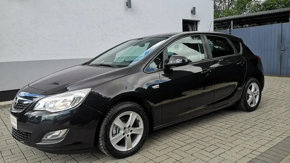 OPEL Astra -