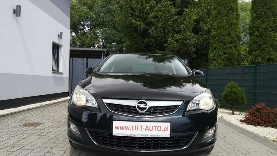 OPEL Astra -