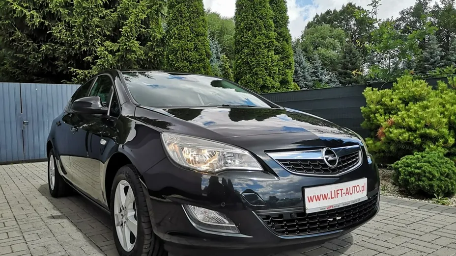 OPEL Astra -