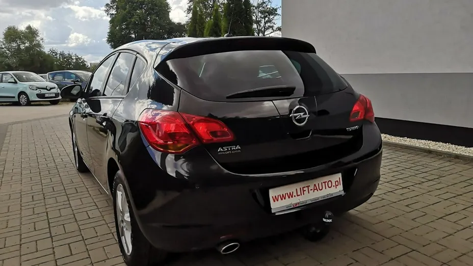 OPEL Astra -