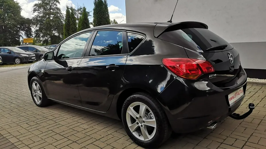 OPEL Astra -