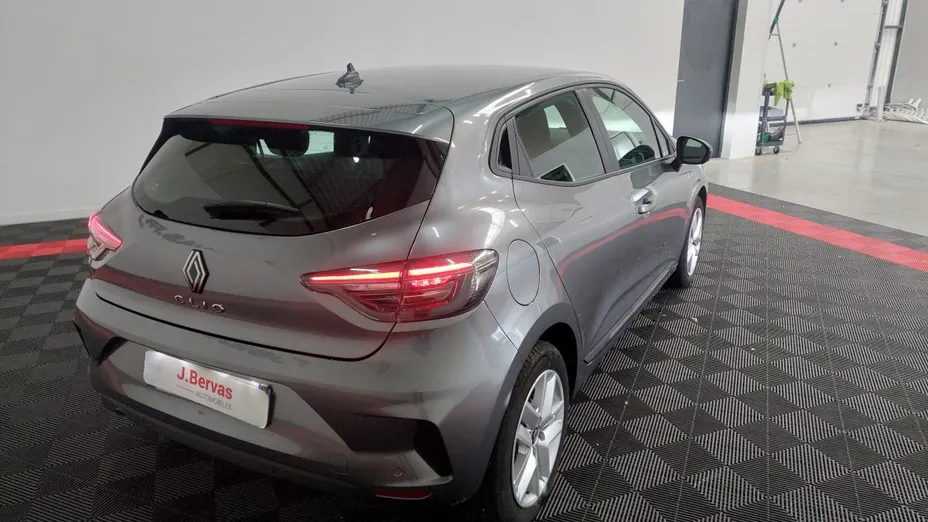 RENAULT Clio -