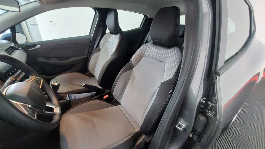 RENAULT Clio -
