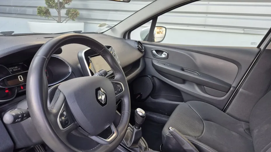 RENAULT Clio -