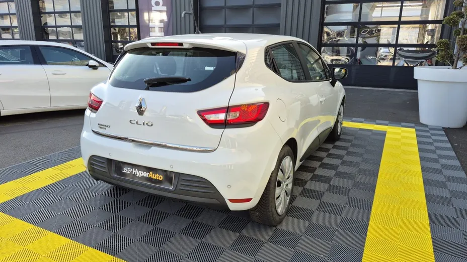 RENAULT Clio -