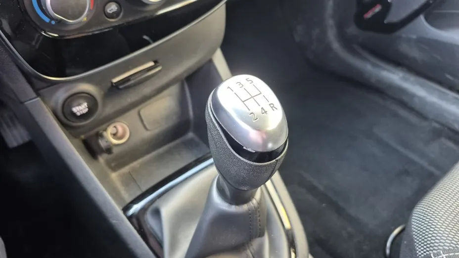 RENAULT Clio -